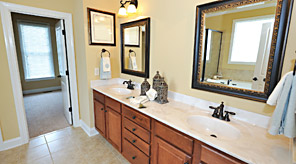 Accessible housing (bathroom) in Toronto.